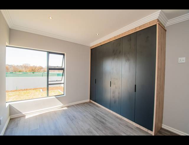 4 BEDROOM GATED ESTATE FOR SALE IN WATERLAKE FARM LIFESTYLE ESTATE